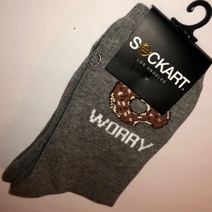 NWT Sockart women’s gray socks donut worry be happy